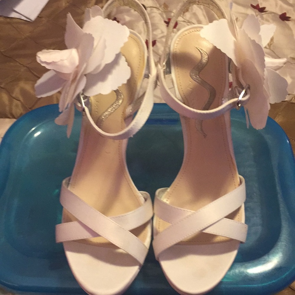 Lady 4 inch dress heels new